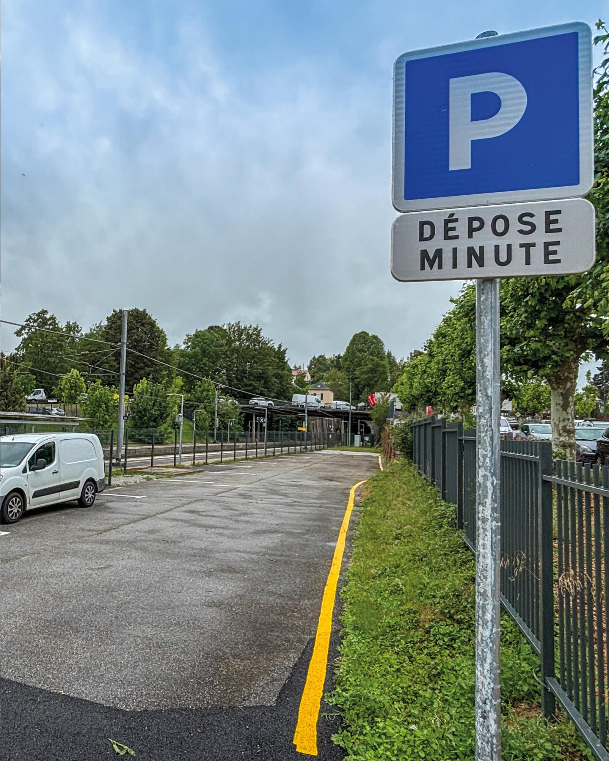 Parking depose minute gare
